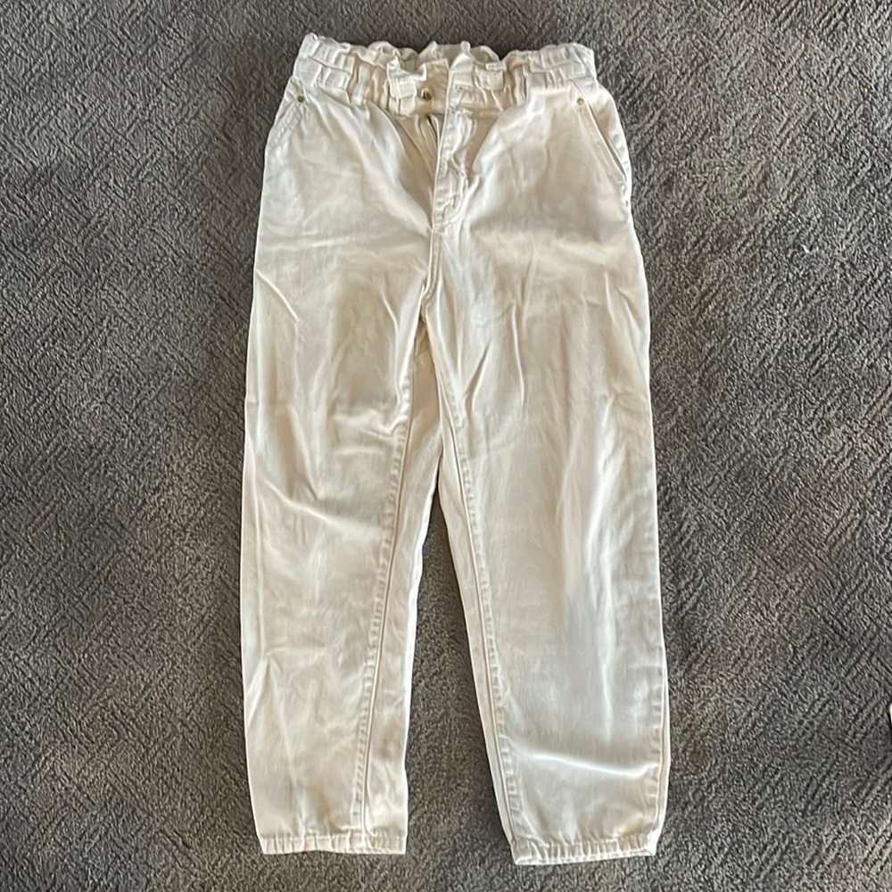 Straight leg fit, elastic waist jeans. Brand new.